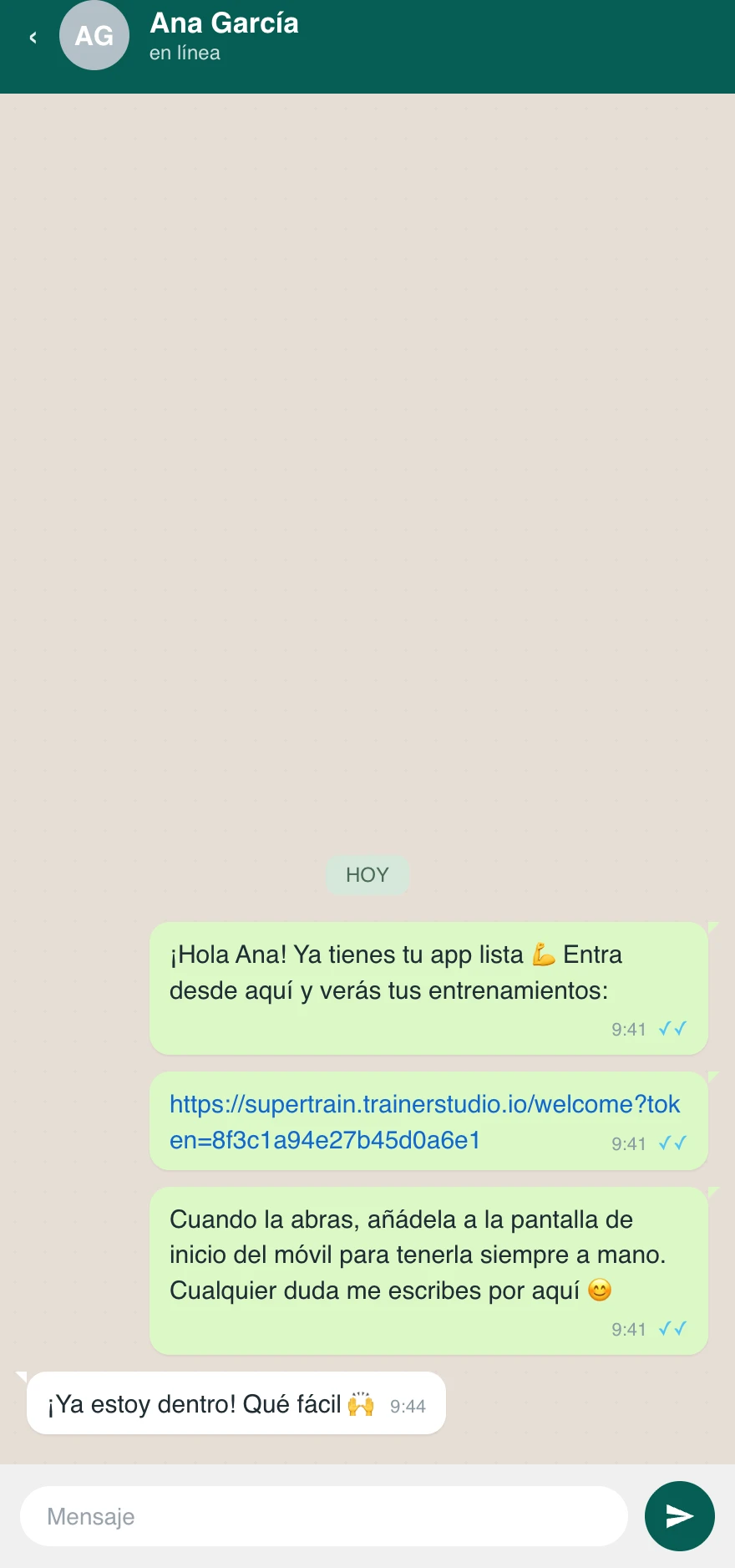 Conversación de WhatsApp del entrenador con su clienta: le manda el enlace de acceso y ella responde «¡Ya estoy dentro!»