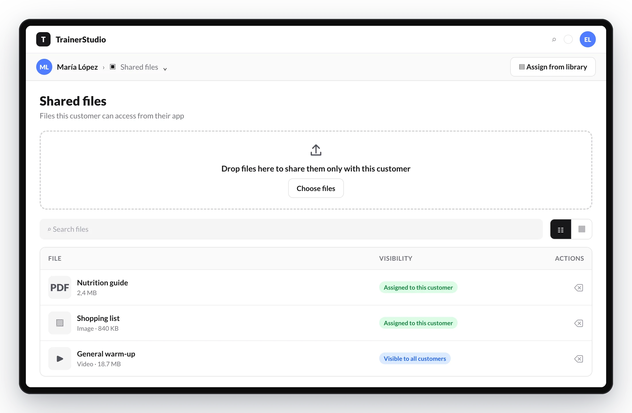 Shared files in María López's profile, with an upload area, search, and a list showing each resource's visibility